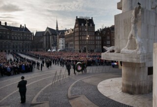Het Nationaal Monument op de Dam: geschiedenis en symboliek