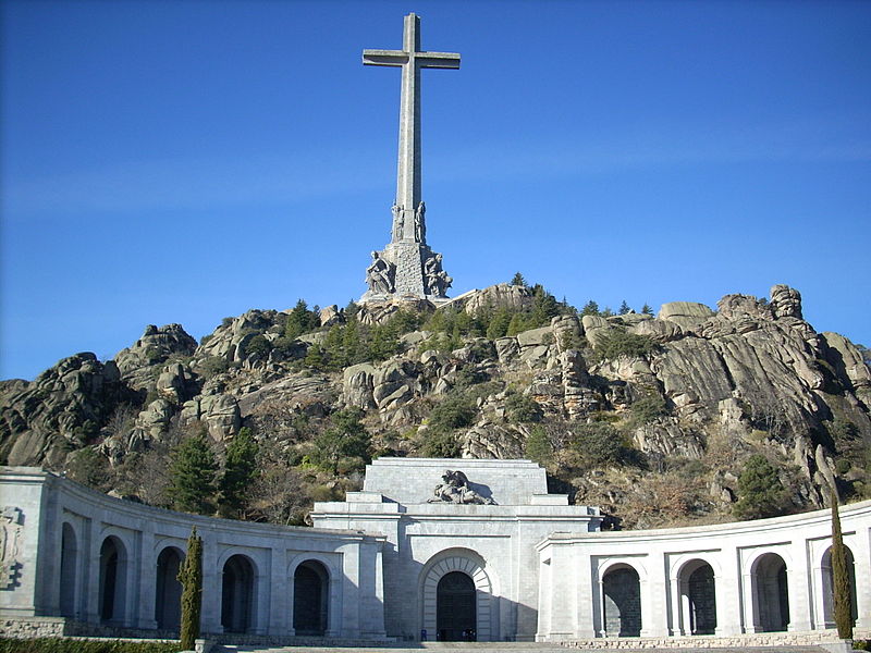 De Valle de los Caídos en de Santa Cruz basílica in Madrid