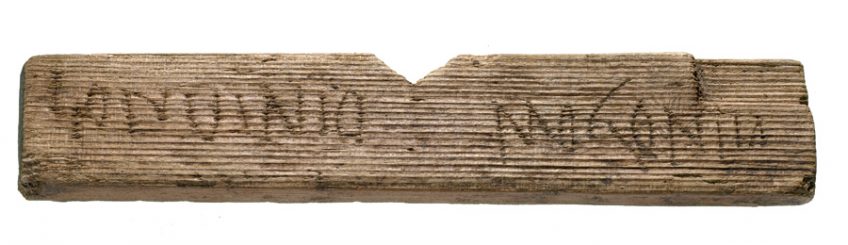 Handbeschreven plankjes gevonden uit Romeins Londen (MOLA)