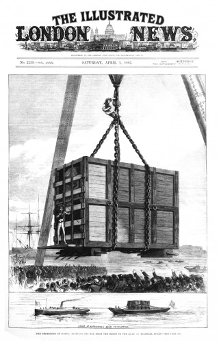 Jumbo wordt in de kist getakeld voor de reis naar Amerika. Bron: Wikimedia