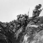 Britten gaan 'over de top' tijdens de Slag aan de Somme in 1916 (cc - IWM)