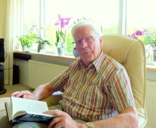 Gustaaf Simons, inmiddels 85 jaar, maakte op zijn elfde kennis met Thea Hoogensteijn.