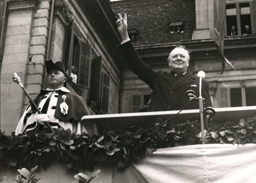 Churchill tijdens zijn bezoek aan Zürich in 1946