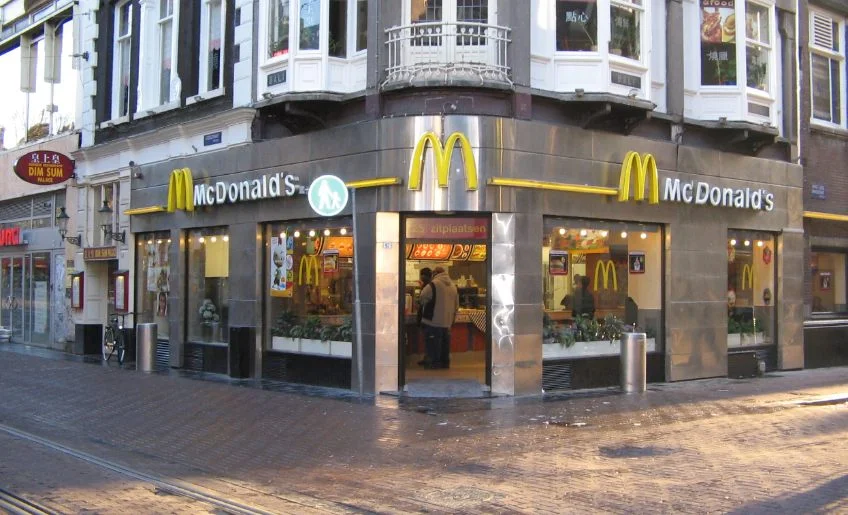 McDonalds in Amsterdam (CC BY 2.5 - wiki)