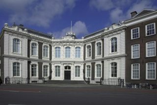 Paleis Kneuterdijk. Foto Raad van State