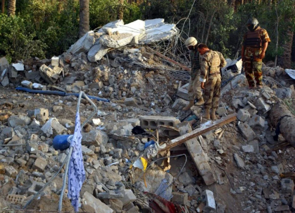 Resten van het huis waarin al-Zarqawi werd getroffen door een Amerikaanse aanval (US Army)