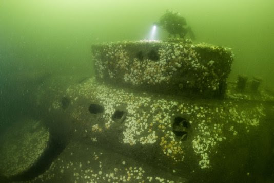 Wrak van de Engelse onderzeeër, die op 7 maart 1916 ten noorden van Schiermonnikoog verdween. © Duik de Noordzee Schoon, Cor Kuyvenhoven.