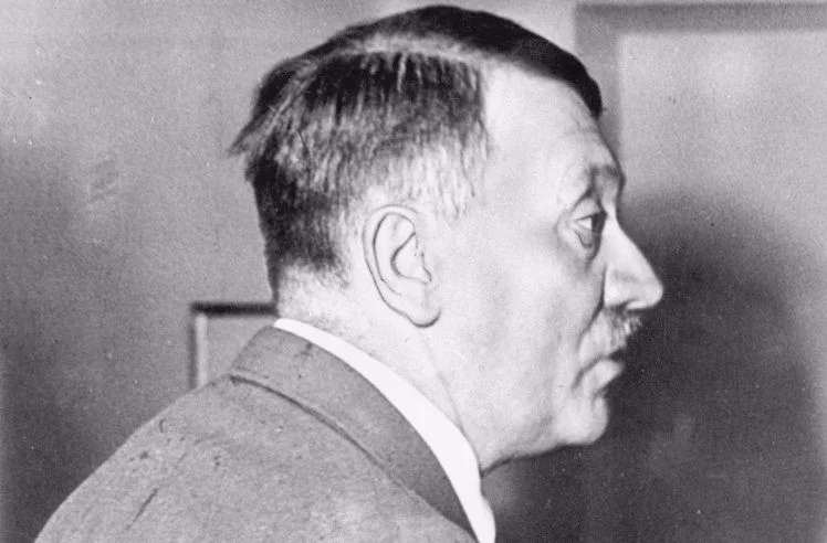 Een niet erg fris ogende Adolf Hitler, juli 1944