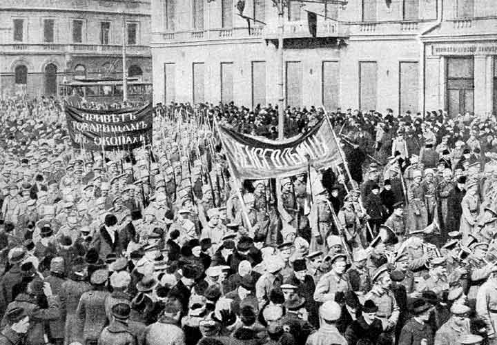 Russische soldaten in Petrograd, 1917