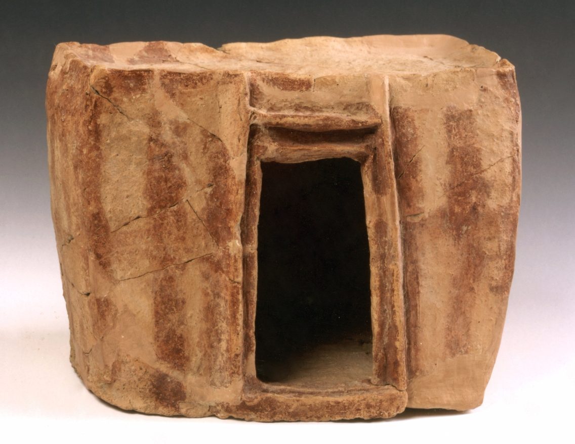Глина в древности. Керамическая модель дома из древнего ура.
