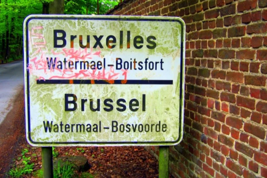 Tweetalig bord bij Brussel - cc