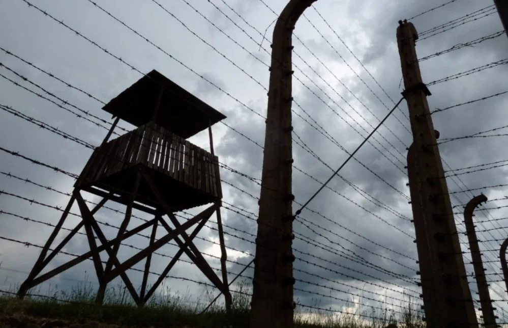 Wachttoren in Auschwitz - cc