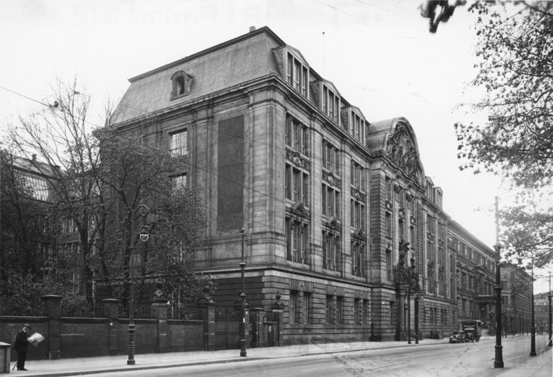 Het beruchte Gestapo-hoofdkwartier aan de Prinz-Albrecht-Strasse 8 te Berlijn. Bundesarchiv