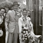 Huwelijk per tram. Bron: BBWO2 / NIOD