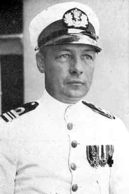 Karel Doorman als luitenant-ter-zee der eerste klasse in 1932