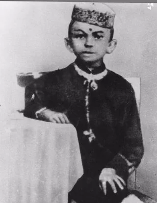Mahatma Gandhi op 7-jarige leeftijd