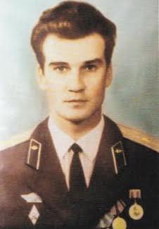 De Russische luitenant-kolonel Stanislav Petrov besloot bij alarm voor een kernwapenaanval in 1983 dat het om een misverstand ging. Daardoor werd een tegenaanval voorkomen. 