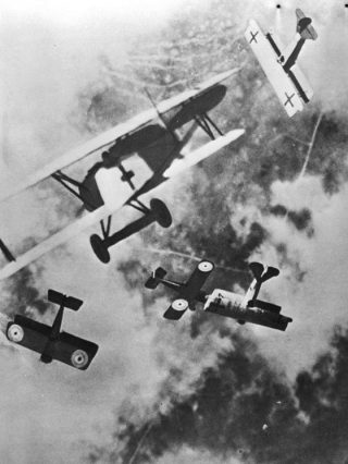 Gevechtsvliegtuigen tijdens de Eerste Wereldoorlog. Bron: Nationaal Archief.