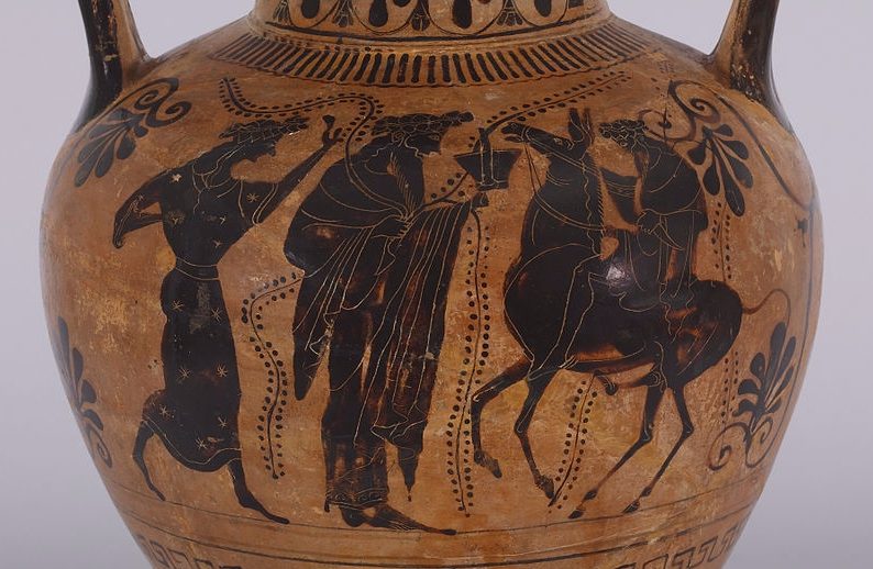Een zwartfigurige amfora met op de achterzijde een voorstelling van Dionysos die Hephaistos rijdend op een ezel tegenkomt terwijl een maenade toekijkt, toegekend aan de ‘Antimenes Schilder’, datering circa 520 voor Christus – Walters Art Museum Baltimore