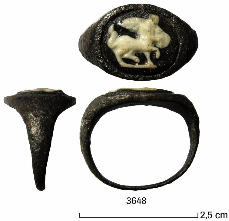 Ring uit de Romeinse tijd met cameo-voorstelling van een centaur (ADC)