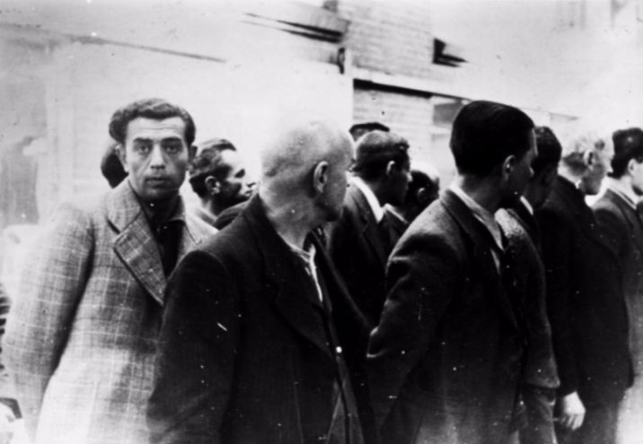 Geëmigreerde Duitse Joden worden in Amsterdam opgepakt, juni 1940 (cc - Bundearchiv)