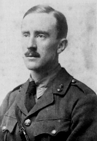 J.R.R. Tolkien op 24-jarige leeftijd tijdens de Eerste Wereldoorlog, dienend in het Britse leger.