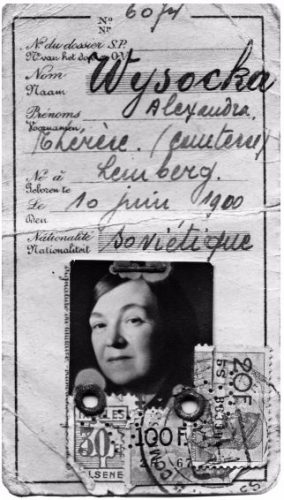 Een identiteitsbewijs van Alexandra Wysocka uit 1949 waarop staat dat ze de Sovjetnationaliteit heeft. Bron: De moeder van Ramses