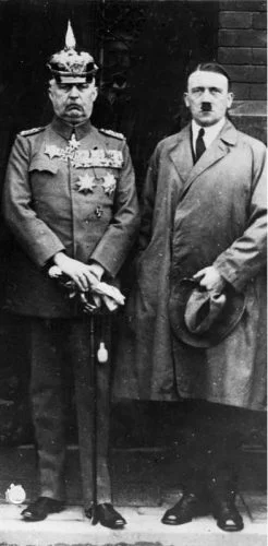 Erich Ludendorff en Adolf Hitler (cc - Bundesarchiv)