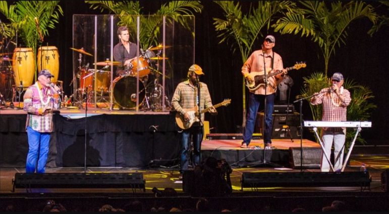 The Beach Boys tijdens een optreden in 2014 (cc - Peter Chiapperino)