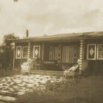 Het huis aan het meer, in 1928 gefotografeerd door Lotte Jacobi (Alexander Family Archive)