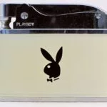 Aansteker met hen kenmerkende Playboy-logo