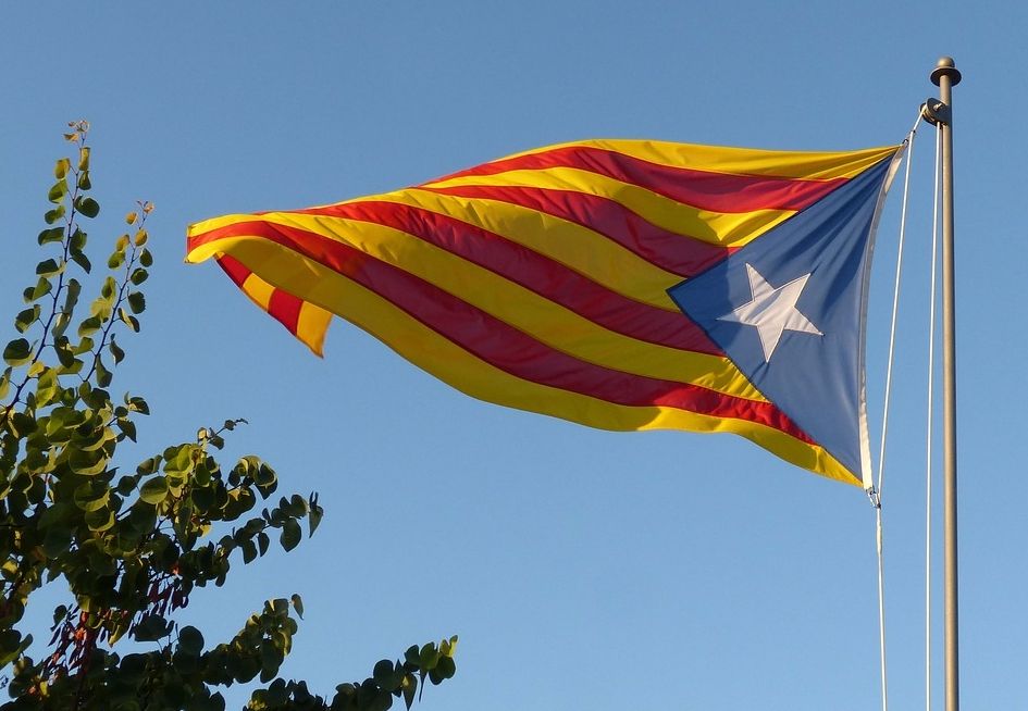 Blauwe estelada, embleem van de Catalaanse onafhankelijkheidsbeweging (cc - Pixabay - makamuki0)