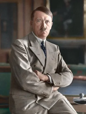 Ingekleurde portretfoto van Adolf Hitler in 1933