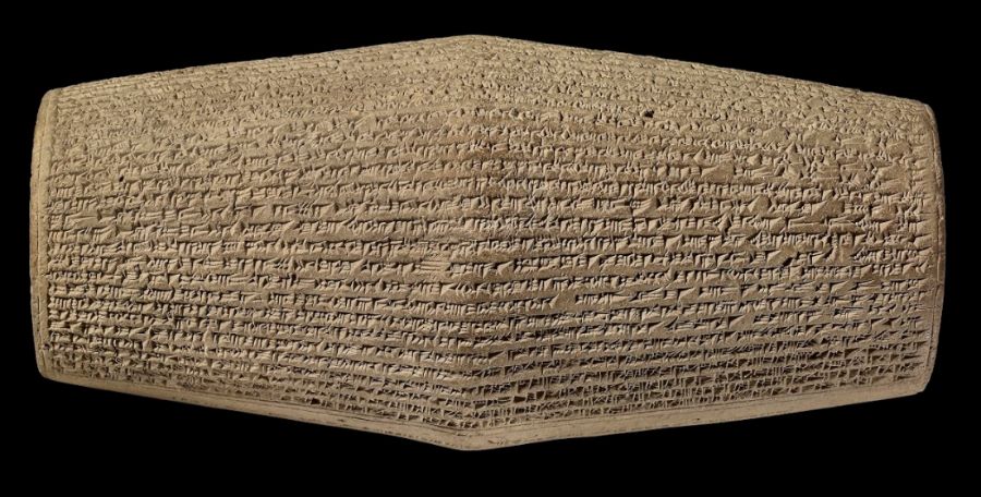 Prisma met tekst in spijkerschrift uit de 7e eeuw v.Chr., gevonden op een heuvel bij Ninevé.