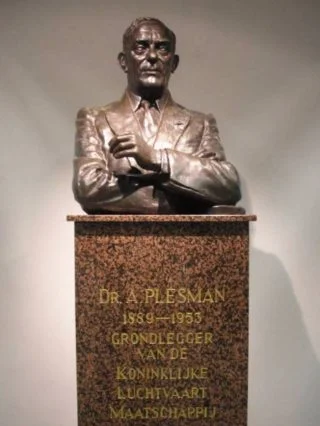 Albert Plesman - Standbeeld op Schiphol