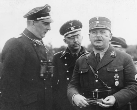 Enkele hoofdrolspelers van de Nacht van de Lange Messen - Kurt Daluege, Heinrich Himmler en Ernst Röhm in 1933 (cc - Bundesarchiv)