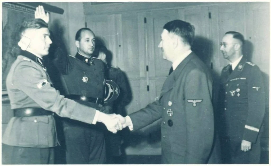 Harmel en Hitler in 1943 (Airborne Museum)