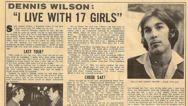 Krantenartikel over Wilson en zijn tijd met Charles Manson