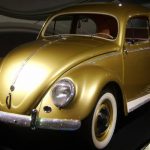 De Volkswagen Kever groeide uit tot één van de symbolen van het Wirtschaftswunder - cc