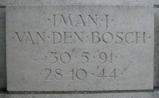 Gedenkplaat voor Iman van den Bosch op het Oorlogsmonument Esserveld in Groningen - cc