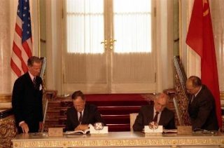 Ondertekening van START door George Bush en Michail Gorbatsjov, 1991