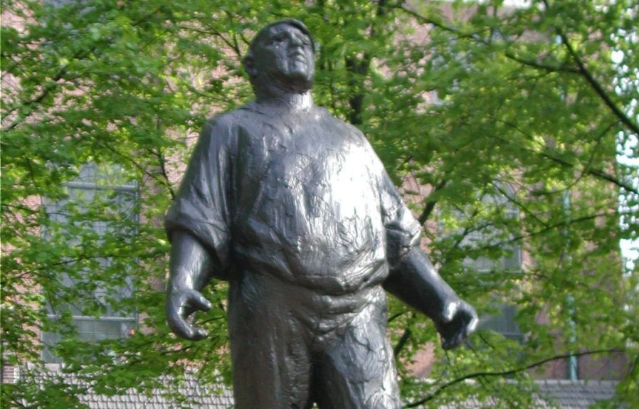 De Dokwerker. Monument ter nagedachtenis aan de Februaristaking van 1941