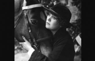 Annie Bos in de film Majoor Frans (1916) - wiki