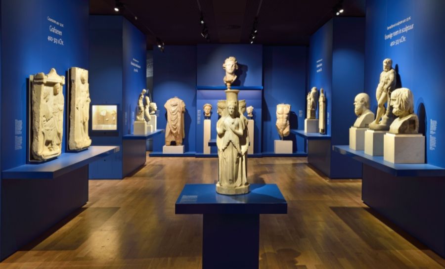 Vaste tentoonstelling 'Klassieke wereld' in het Rijksmuseum van Oudheden: Griekse zaal Foto: Mike Bink