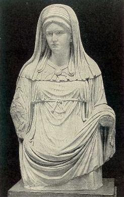 Romeins beeld van een Vestaalse maagd