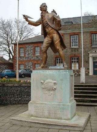Standbeeld van Paine in zijn geboortestad Thetford (Norfolk) - wiki