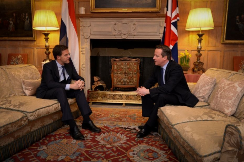 Mark Rutte als premier in gesprek met David Cameron, 2014 (cc - Rijksvoorlichtingsdienst)