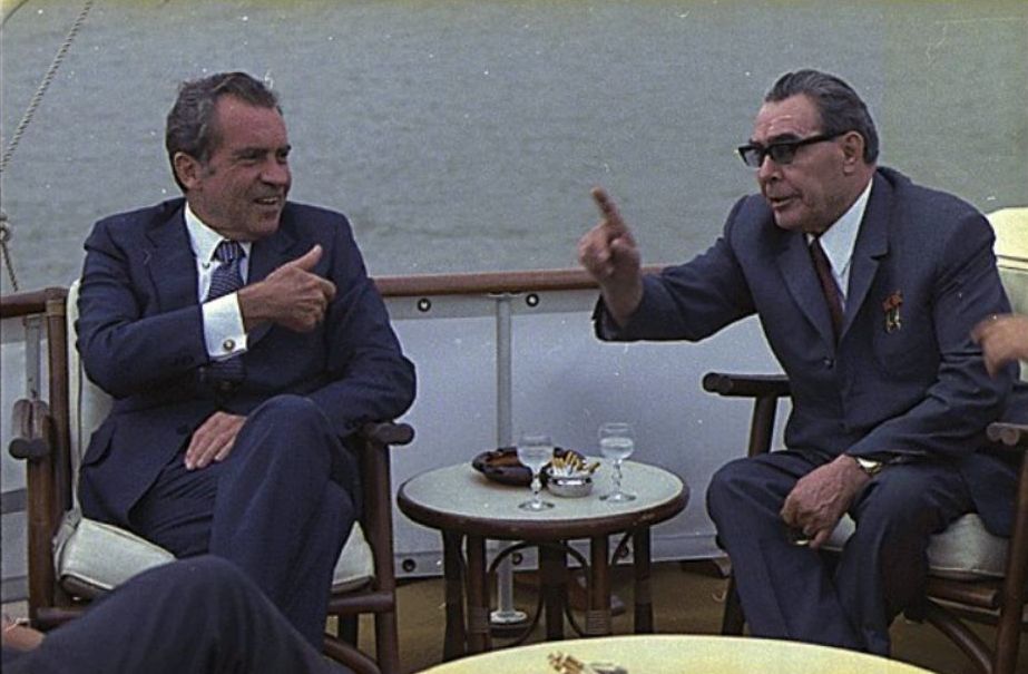 Détente - Ontspanning tijdens de Koude Oorlog, Nixon en Brezhnev (cc - White House Photo Office)