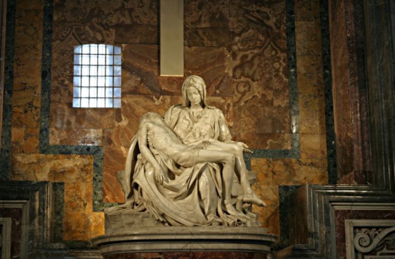 De Piet Van Michelangelo 1499 Historiek   De Pietà Van Michelangelo 1499 768x505 