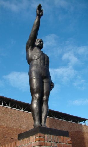 Gra Rueb, De olympische groet tegenover het olympisch stadion te Amsterdam 1928